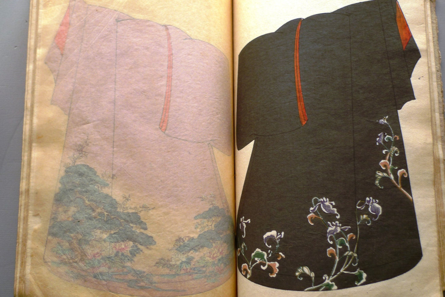1907, Japanese woodcut design book, "Kinukurabe", Kimono desgin.